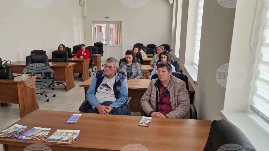 БТА: Въпроси за връщането на ресто, плащанията с дебитни карти и сигурността бяха обсъдени на информационни срещи за еврото в седем града у нас