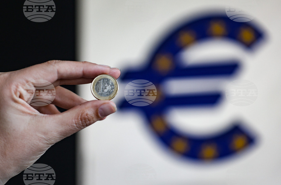 БТА: Превенцията срещу измами, санкциите за некоректни търговци и как ще се процедира при връщане на закупени онлайн стоки бяха сред темите на срещите за еврото в Шумен, Пирдоп, Царево, Ценово и Белене