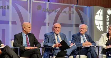 БТА: Дисциплина, подготовка и доверие бяха трите основни фактора за успешното приемане на еврото в България, заяви управителят на БНБ Димитър Радев във Вашингтон