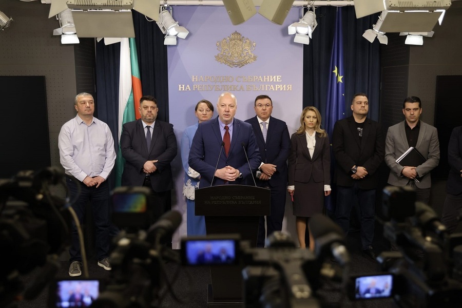 Премиерът Желязков и управителят на БНБ подписаха позиция в подкрепа на въвеждане на еврото в България от 1 януари 2026 г.